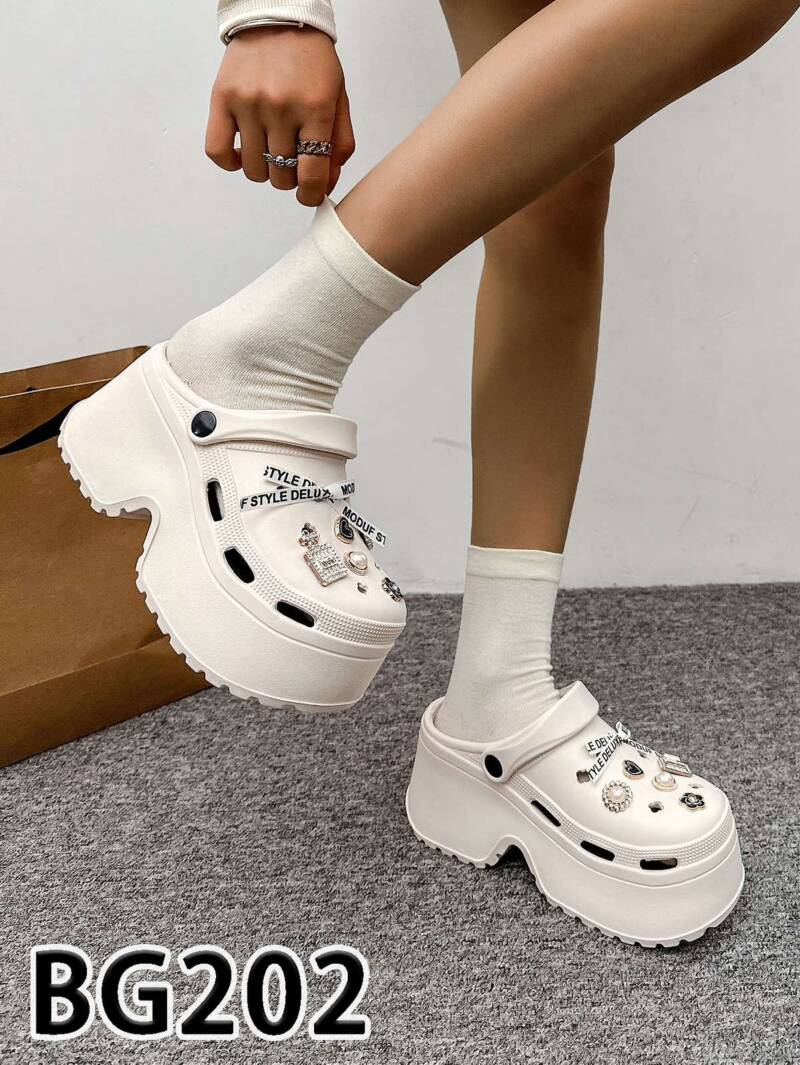 Klapki damskie Roz 36-41 / 12 par